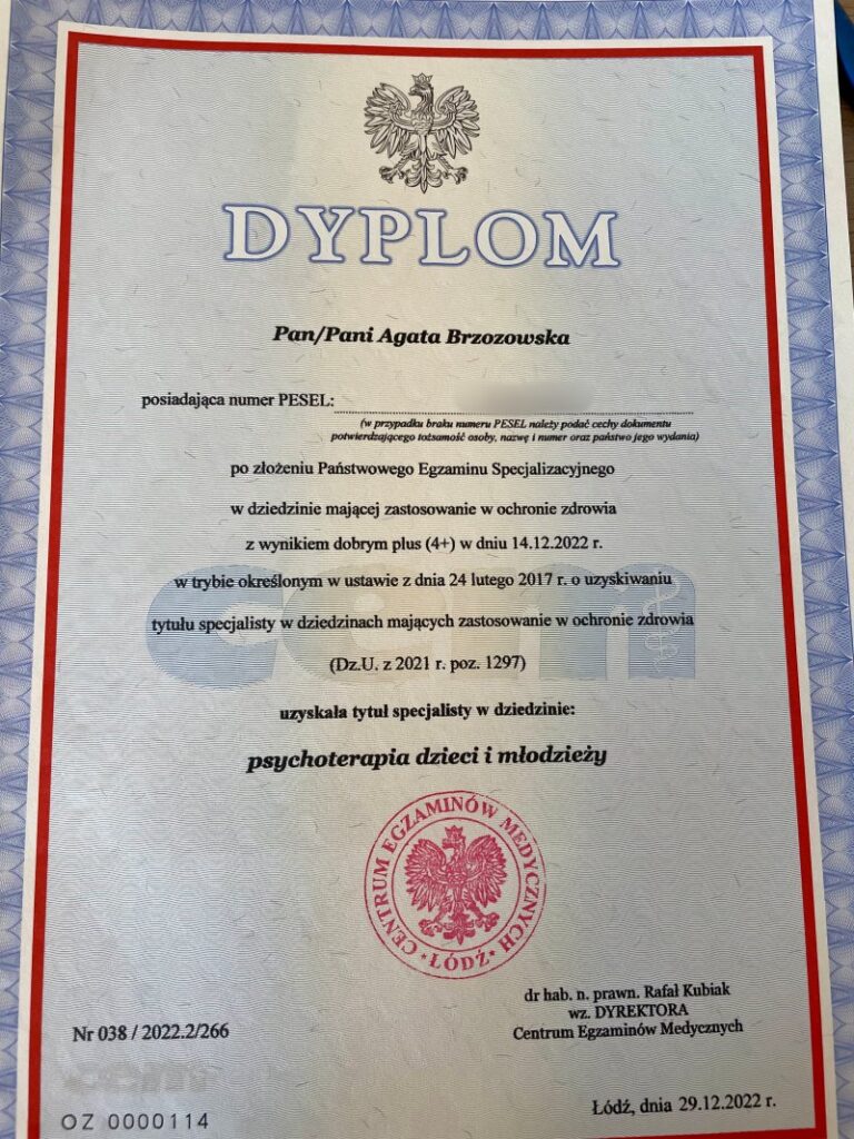 Agata Brzozowska - dyplom psychoterapeuta dzieci i młodzieży